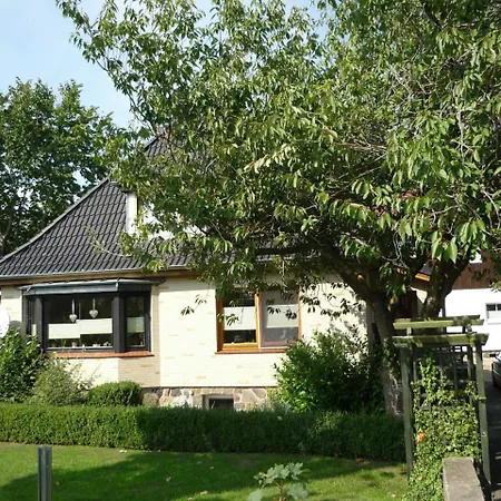 Haus Am Kirschbaum Апартаменты *
